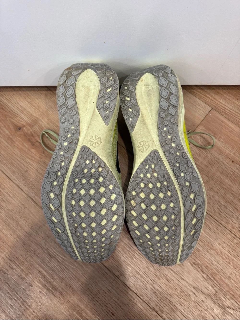 Men's Lightweight NIKE Running Shoes